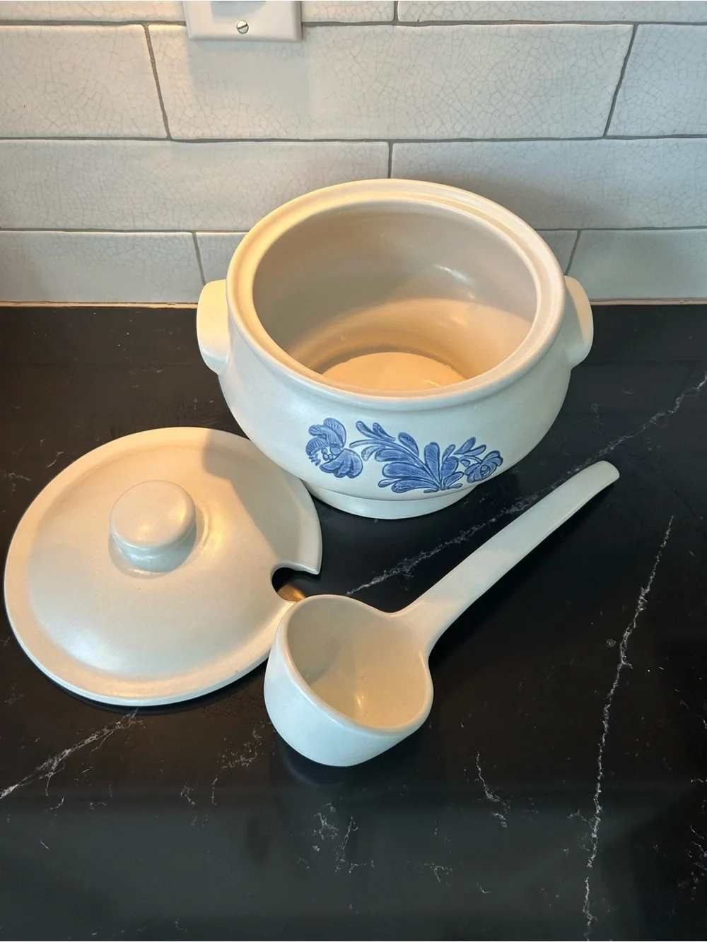 Pfaltzgraff Blue Floral Ceramic Soup Tureen with Lid &Ladle